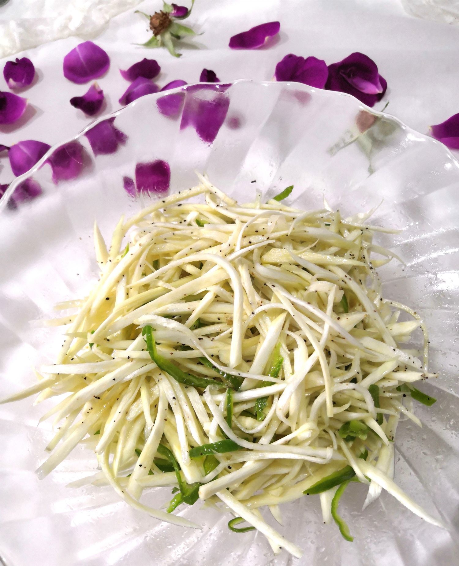 炝拌茭白～脆嫩清甜的小菜一碟!你一定会喜欢的!