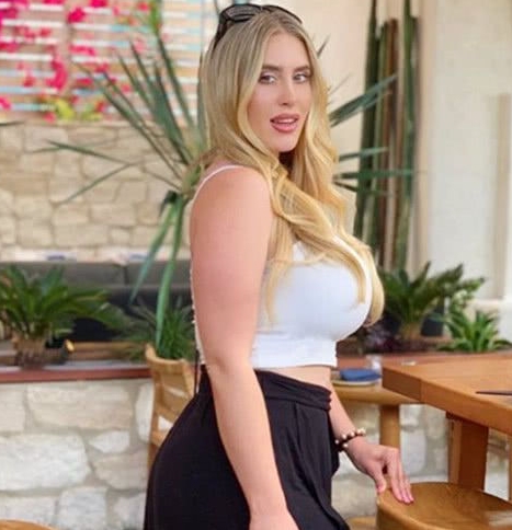 180斤大号模特,膀大腰圆身材厚实,喜欢穿紧身裤健身