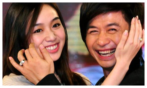 知名音乐人黄舒骏,家中又添新成员,小24岁娇妻二胎喜得一女