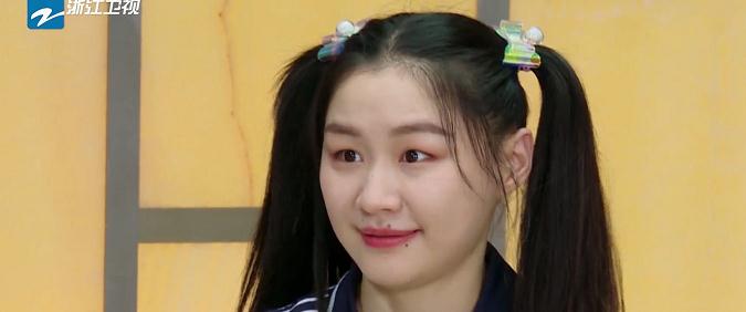 《奔跑吧》金靖说蔡徐坤是"最快"的人,谁注意到蔡徐坤的反应?