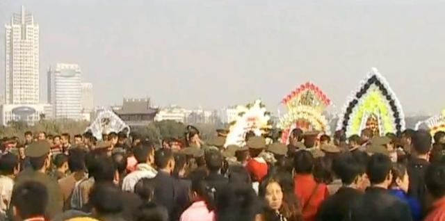 28岁的他纵身跳江只为救一个陌生人,13年过去了,他的妻儿怎样了休闲区蓝鸢梦想 - Www.slyday.coM 28岁的他纵身跳江只为救一个陌生人,13年过去了,他的妻儿怎样了休闲区蓝鸢梦想 - Www.slyday.coM