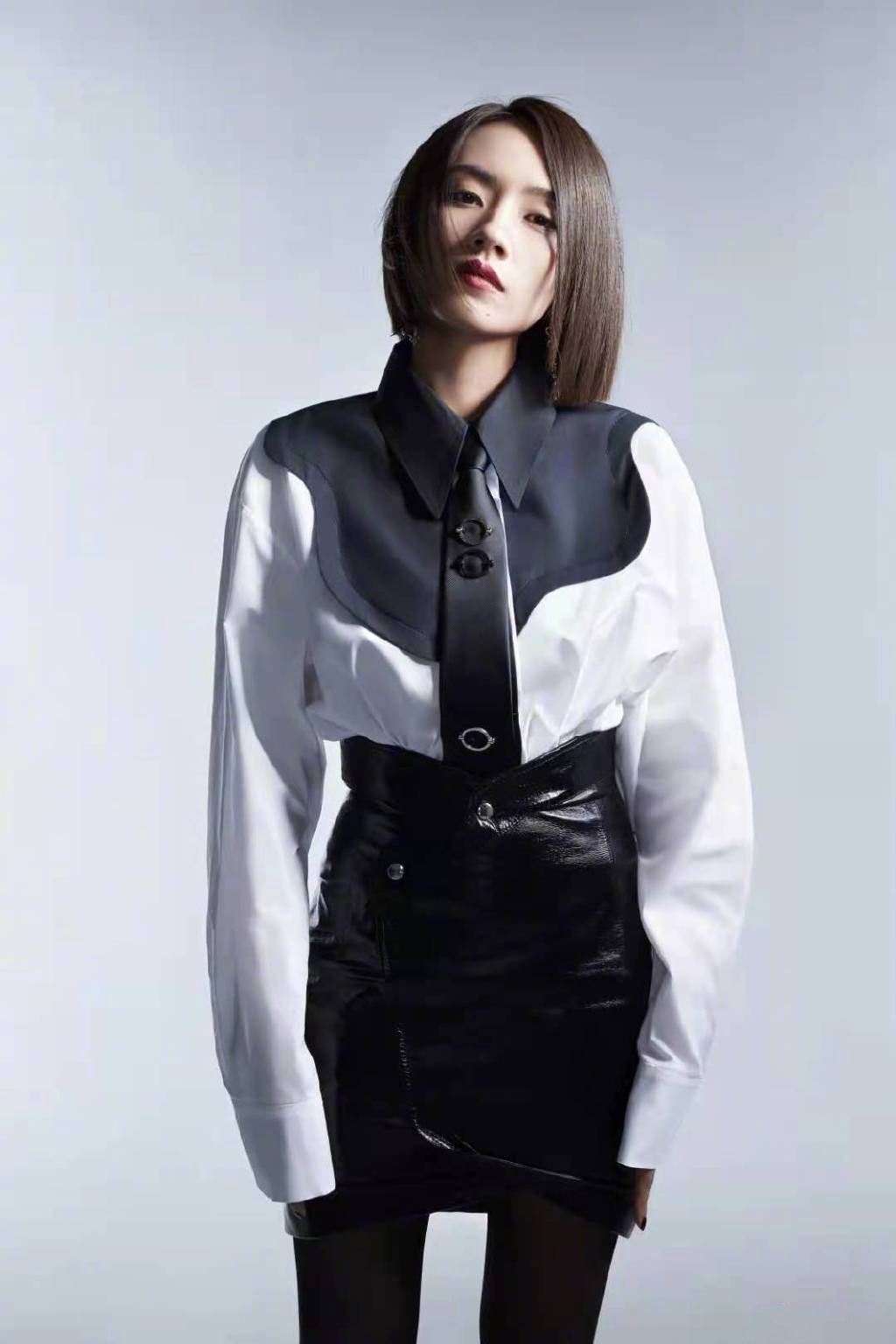 刘惜君全新ep硬地之影三组短发概念大片来袭性感帅气