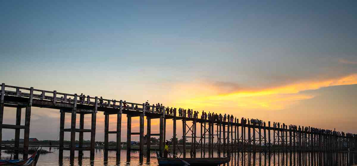 缅甸知名的乌本桥长达1200米历史悠久