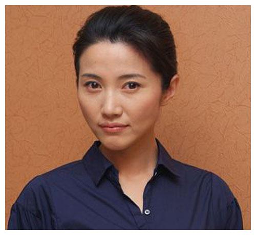 中国最好的女演员一部戏拿8料影后因患癌母亲隐退8年至今单身