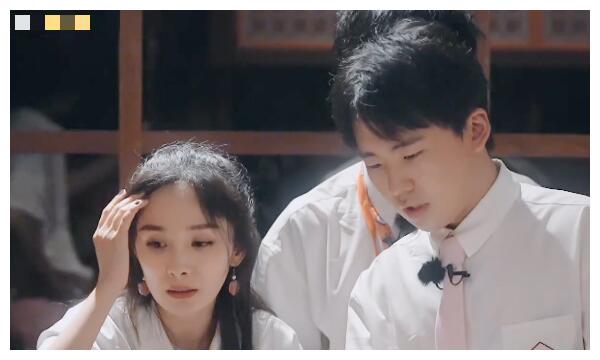 邓伦喊郭麒麟小名,大张伟喊他全名,杨幂的叫法最为"特别"