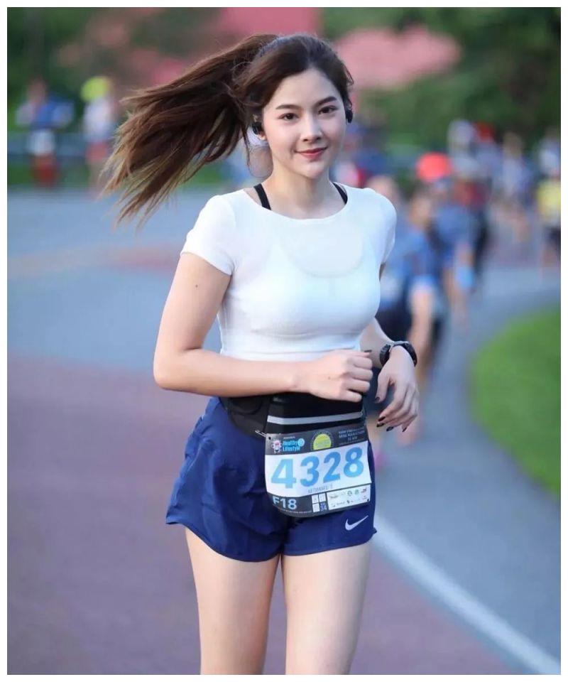 爱跑步的女人像微风拂面让人心动