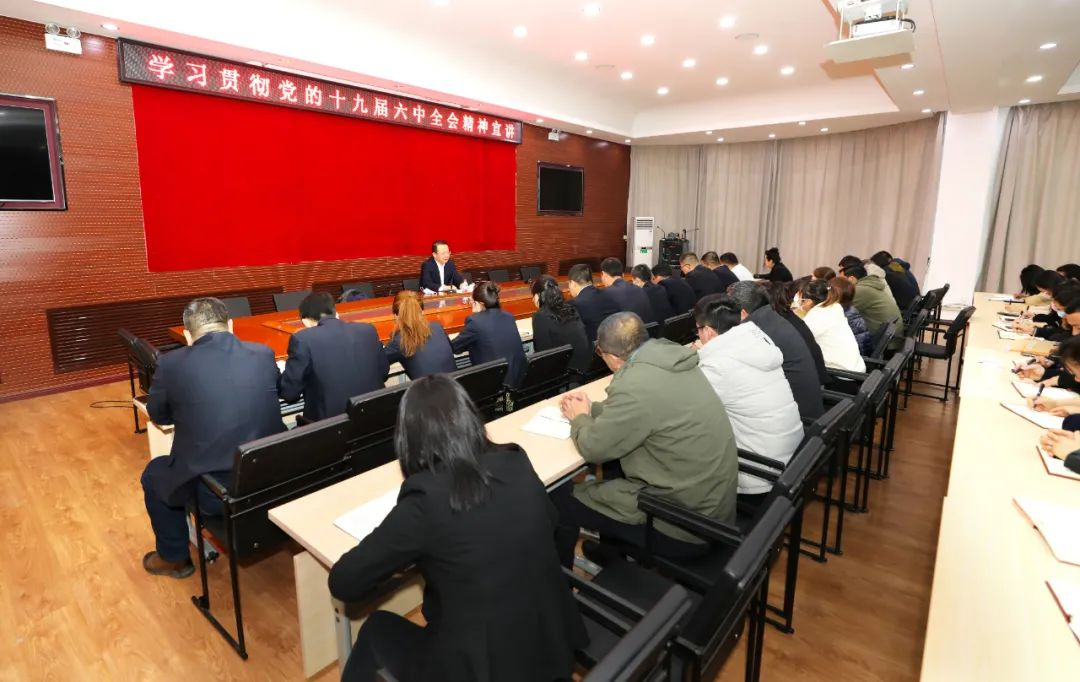 李刚到李石街道宣讲党的十九届六中全会精神