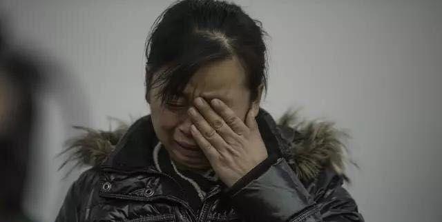 女儿怀孕五次全流产我感觉怪看床下用过的卫生纸我面如死灰