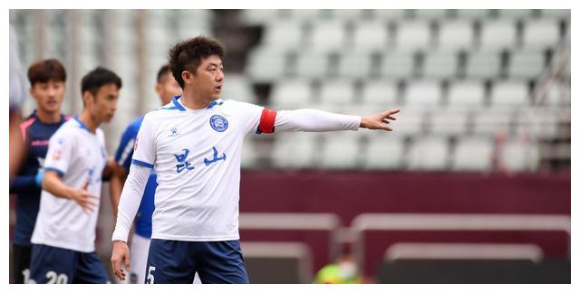 广州恒大首发:50-李伟杰,42-张智豪,43-廖锦涛,45-黄光亮,46-赵文哲