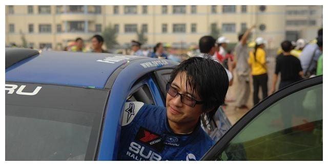 韩寒和林志颖究竟谁的车技更高?对比告诉你专业和业余的区别!