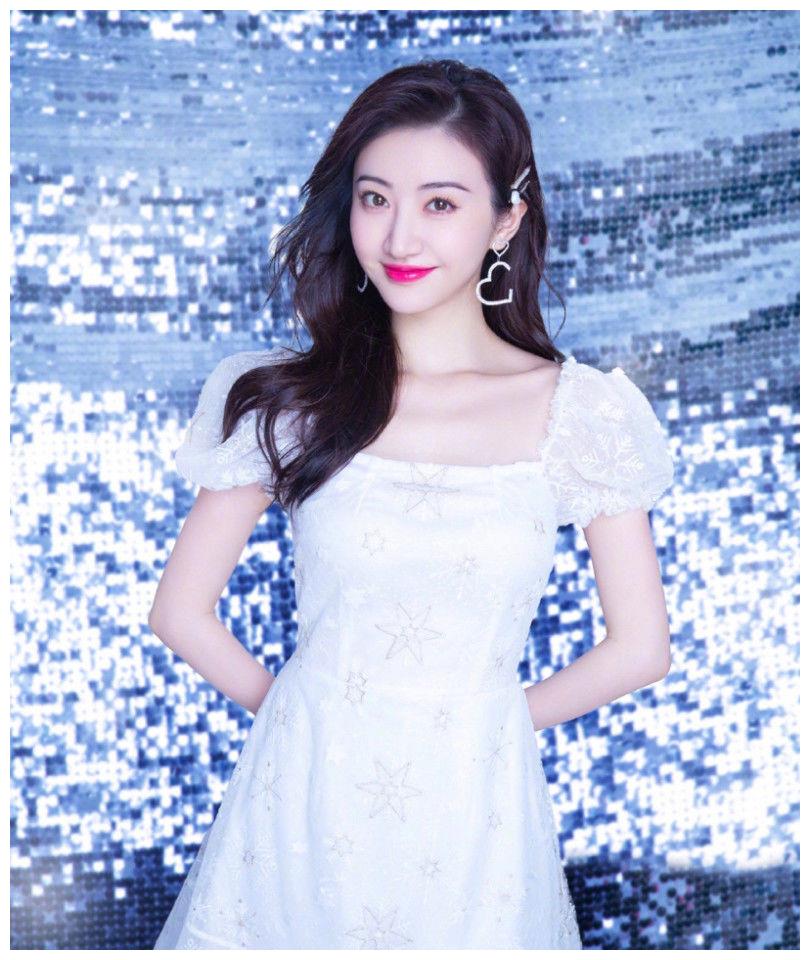 漂亮气质美女明星景甜白色连衣裙魅力时尚写真