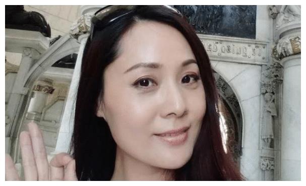 曾经红极一时的李艳秋是一个特别优秀的明星产量特别高