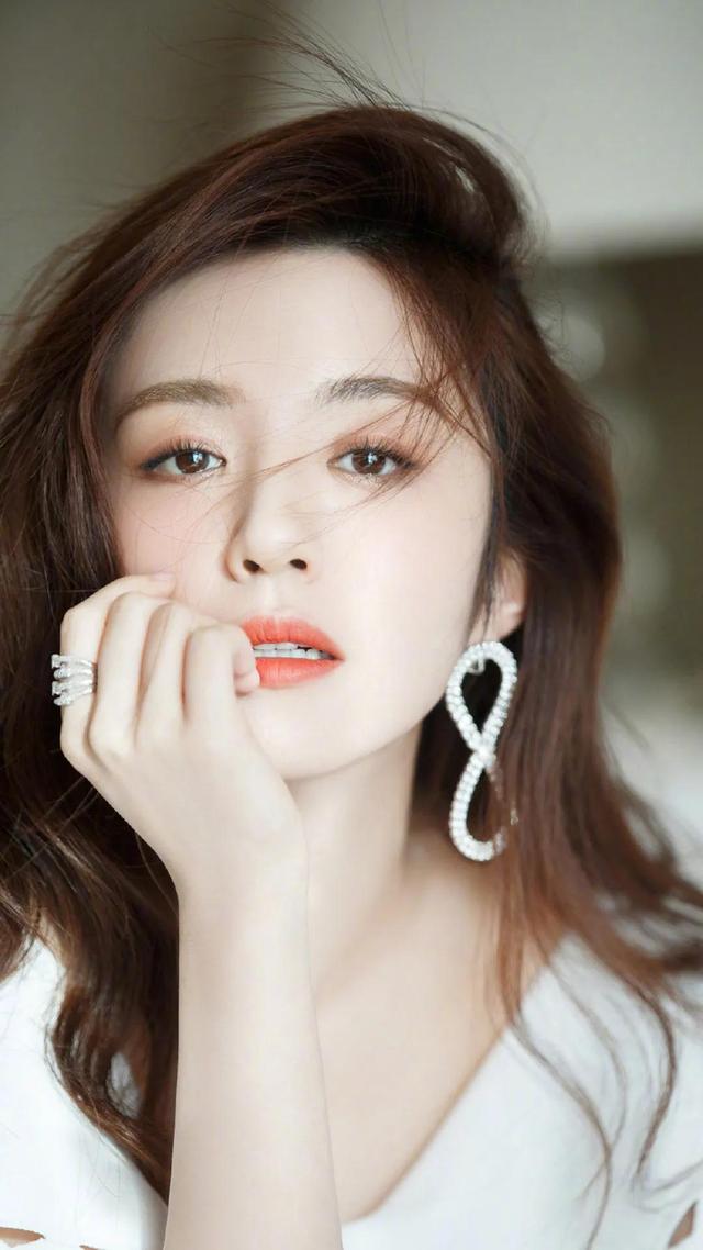 王晓晨气质婉约迷人的高清写真图片