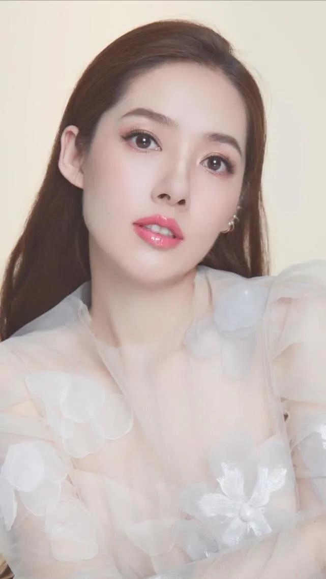 郭碧婷美照,魅力大气!_高清图集_新浪网