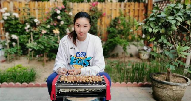 女排张歌:长相甜美,退役后当解说,备受好评