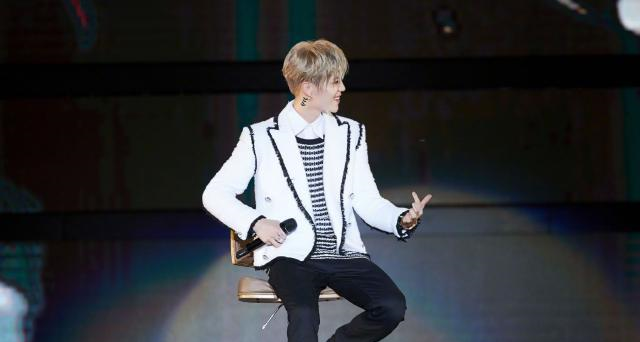 长相阳光过于青春的你还在被质疑吗?鹿晗的穿搭法则让你拥有成熟休闲区蓝鸢梦想 - Www.slyday.coM 长相阳光过于青春的你还在被质疑吗?鹿晗的穿搭法则让你拥有成熟休闲区蓝鸢梦想 - Www.slyday.coM