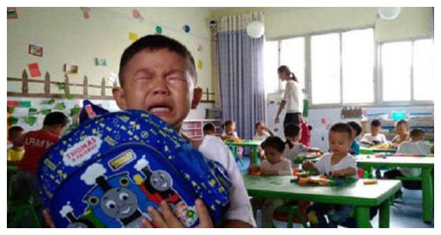 爸爸姓李,粗心给孩子取了这名,儿子上幼儿园第一天就哭着回来了休闲区蓝鸢梦想 - Www.slyday.coM 爸爸姓李,粗心给孩子取了这名,儿子上幼儿园第一天就哭着回来了休闲区蓝鸢梦想 - Www.slyday.coM