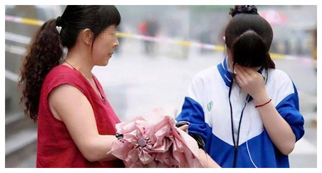 孩子不需要自尊心?宝妈当众训娃,孩子“崩溃”大哭休闲区蓝鸢梦想 - Www.slyday.coM 孩子不需要自尊心?宝妈当众训娃,孩子“崩溃”大哭休闲区蓝鸢梦想 - Www.slyday.coM