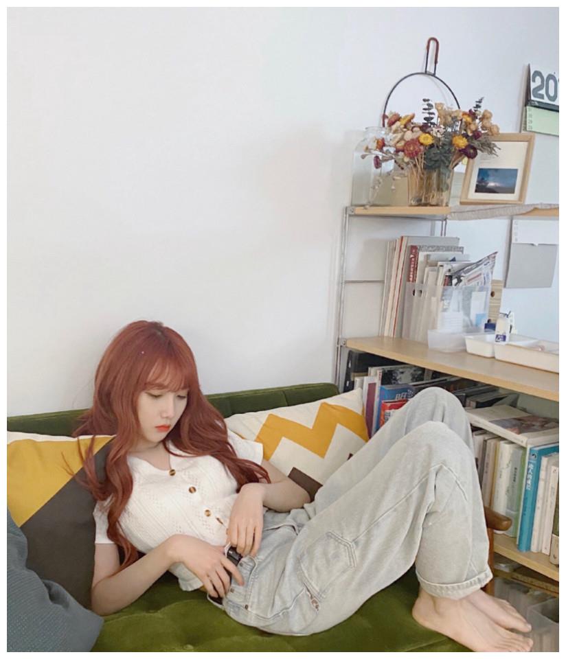 漂亮影视美女明星宋昕冉居家悠闲慵懒甜美写真