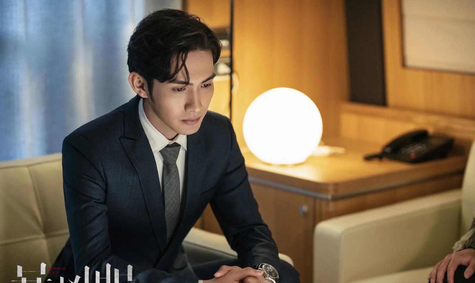 暴风眼石凉一句话早已暗示了马俊海的身份大家可以放心了