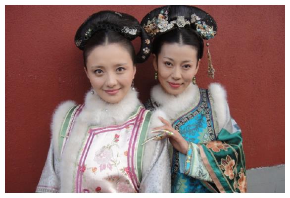 《甄嬛传》齐妃的儿子特别帅,高鼻梁大眼睛,与妈妈同框像姐弟|甄嬛传