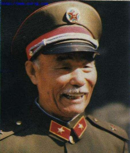 正文  开国将军中有两个人的外号和"胡子"有关,除了"王胡子"王震之外