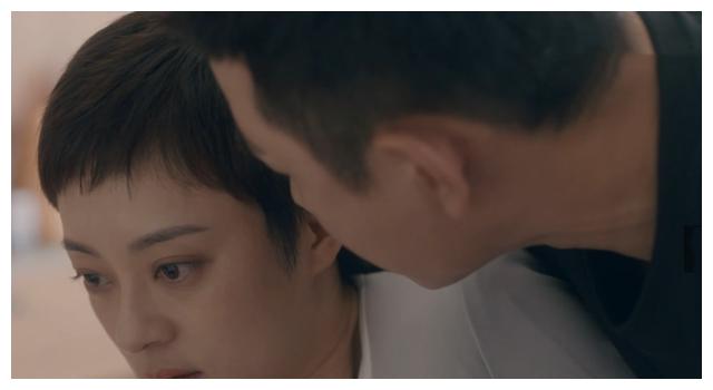 徐文昌被曲玲珑纠缠,房似锦开玩笑反被撩,两人之间的荷尔蒙飙升