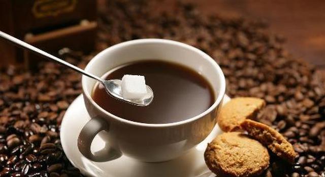 吃西餐时去喝咖啡的必要礼仪,可以不喜欢喝,但一定要懂