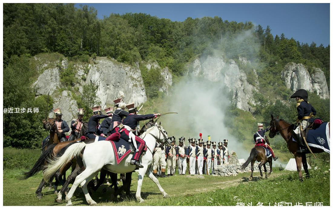 波兰骑兵向山顶冲锋为拿破仑拿下西班牙首都的天堑
