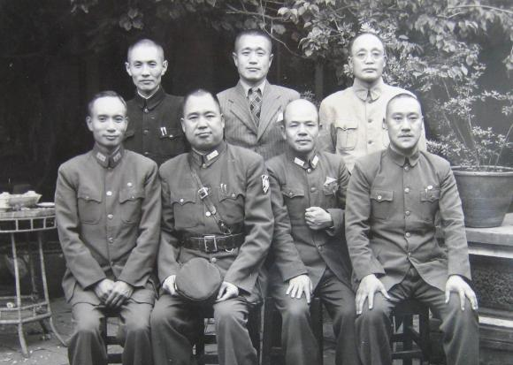 他是老蒋的嫡系悍将,为何三次坐牢?后成抗日名将手握80万大军!|胡景翼|杜聿明|黄埔军校_新浪新闻