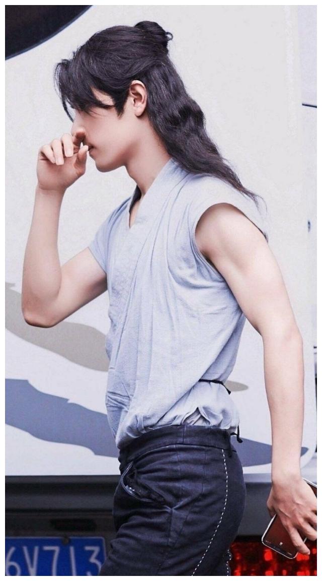 肖战又被黑子质疑,出演《斗罗大陆》时肌肉身材,粉丝:他们酸了