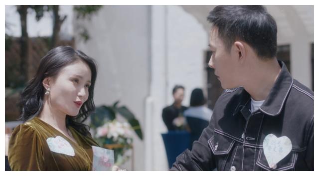 徐文昌被曲玲珑纠缠,房似锦开玩笑反被撩,两人之间的荷尔蒙飙升