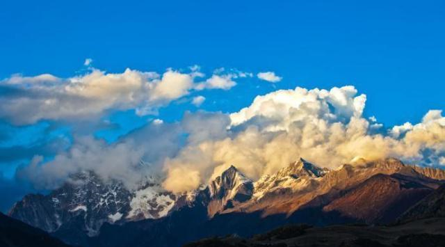 会写几首诗的人,算是诗人吗?休闲区蓝鸢梦想 - Www.slyday.coM 会写几首诗的人,算是诗人吗?休闲区蓝鸢梦想 - Www.slyday.coM