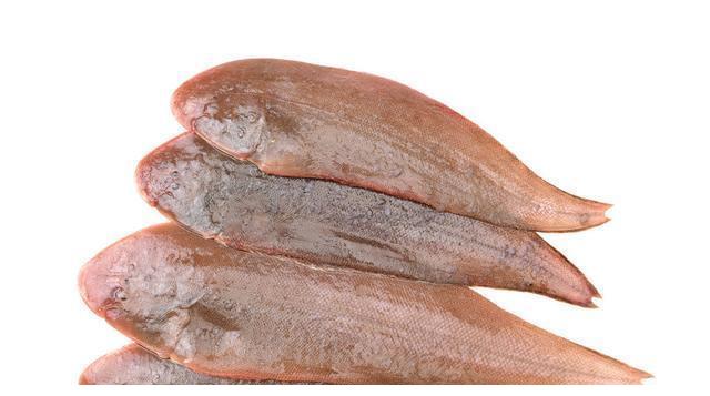 大片面用的都不是龙利鱼,而是产自东南亚的一种淡水鱼,叫做"卡巴沙"