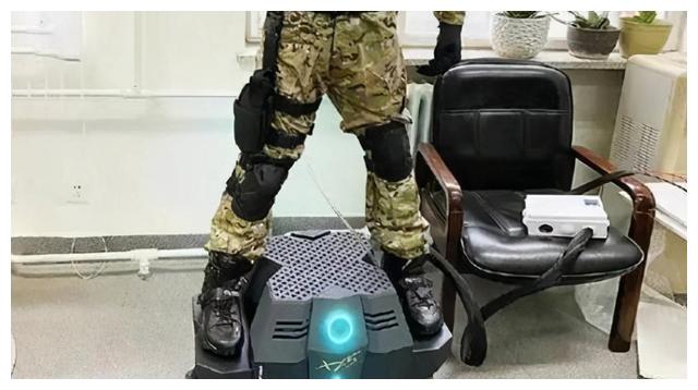 国产单兵飞行器亮相,配5台涡轮发动机,未来可强化攻击能力