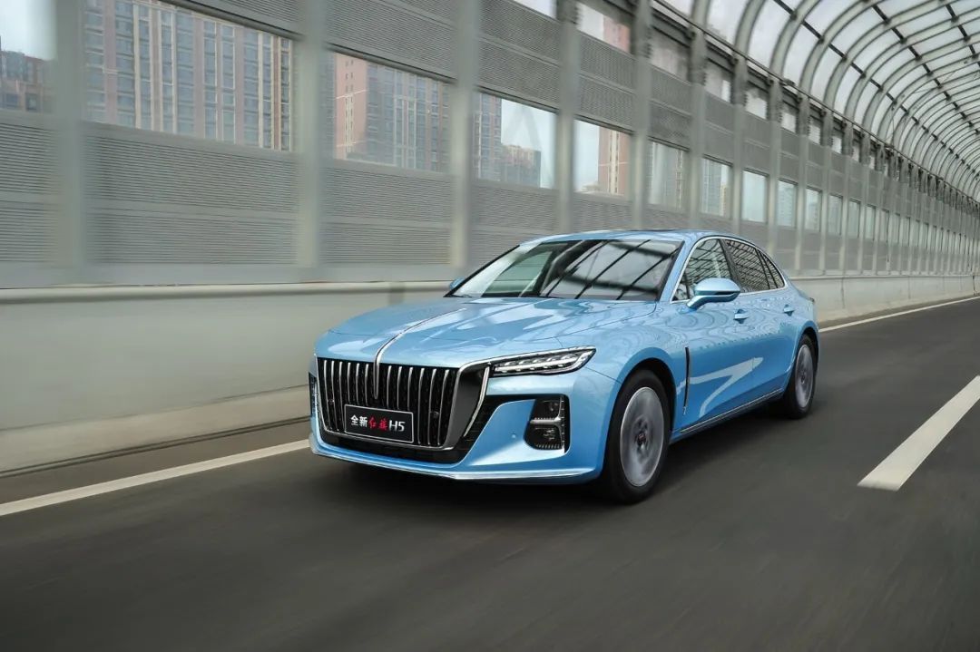 用商务眼光品评全新红旗h5