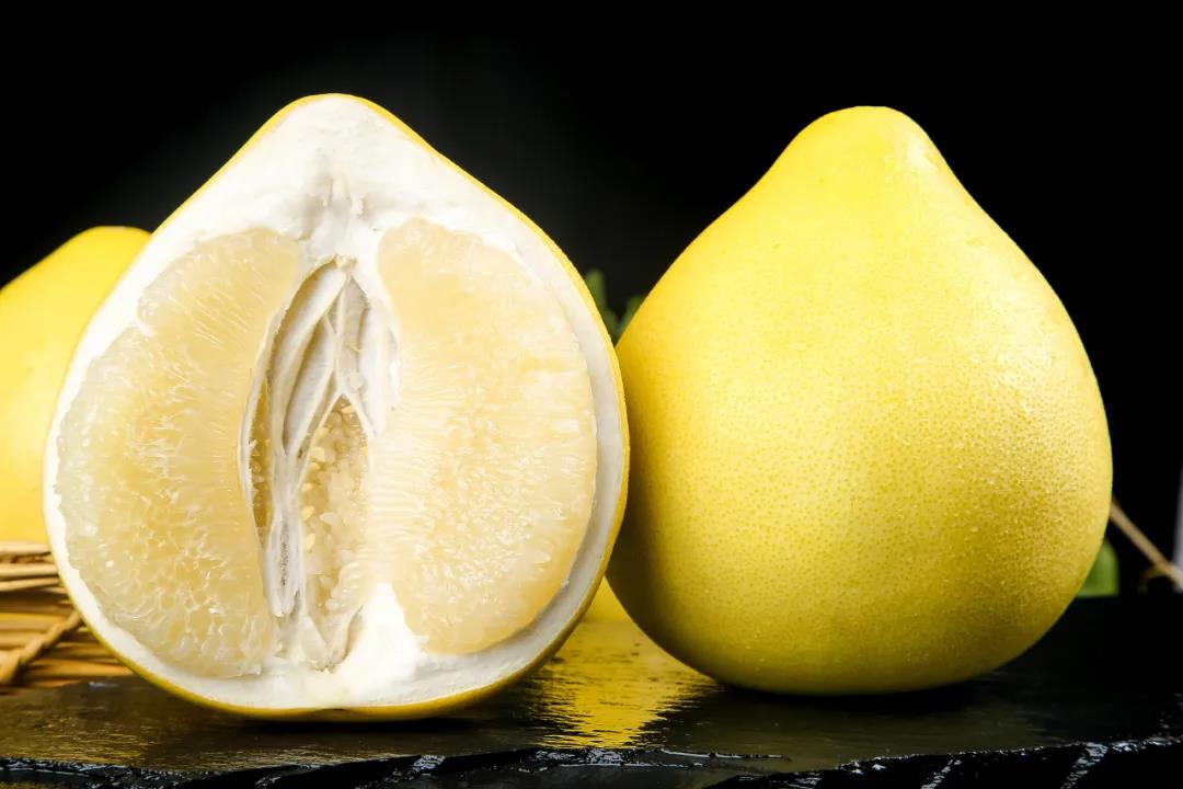 容县沙田柚多汁又甜香