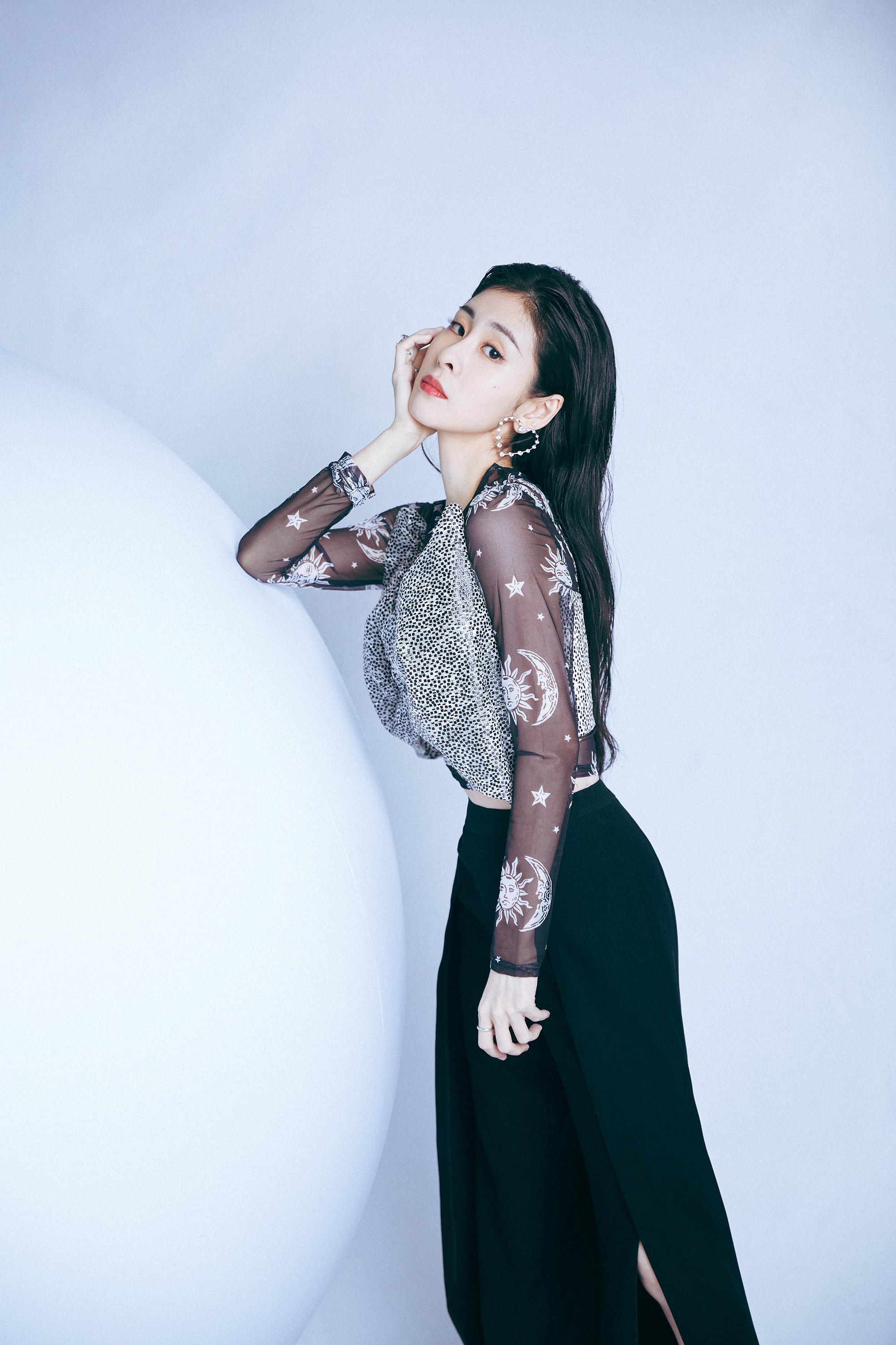 张碧晨首发《热血满满的弟弟们》明星经理人 送热水袋欢乐多|张碧晨