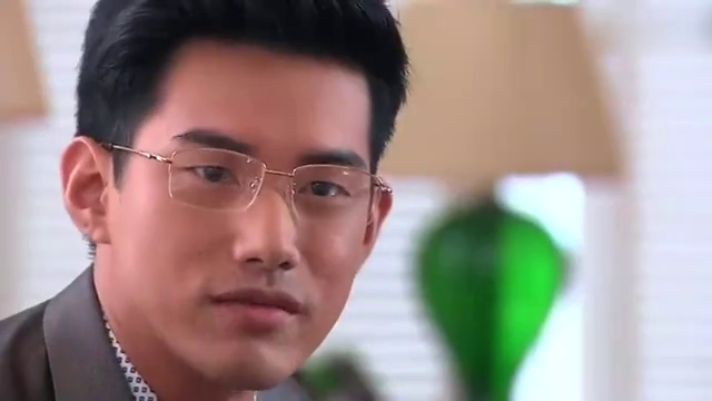 盛夏晚晴天:莫凌天这下死心了,又将矛头指向了津帆