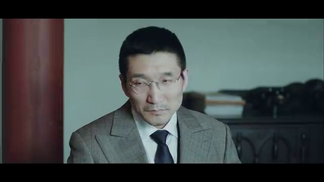 北平无战事马汉山边自我介绍边整理材料一脸的憋屈