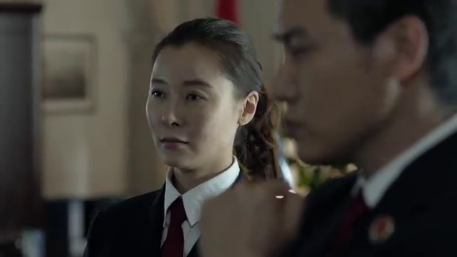 陆亦可故意开侯亮平的玩笑,从这可以看出来,俩人关系真不错!