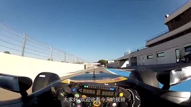 见过f1赛车内部的样子吗?方向盘有20多个功能键