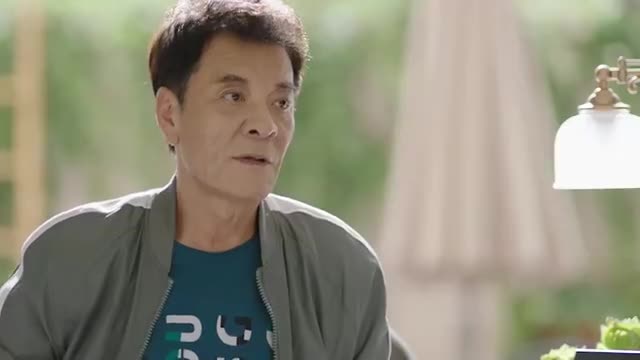 生活万岁老倪觉得老曾身在福中不知福把他家钥匙还给他