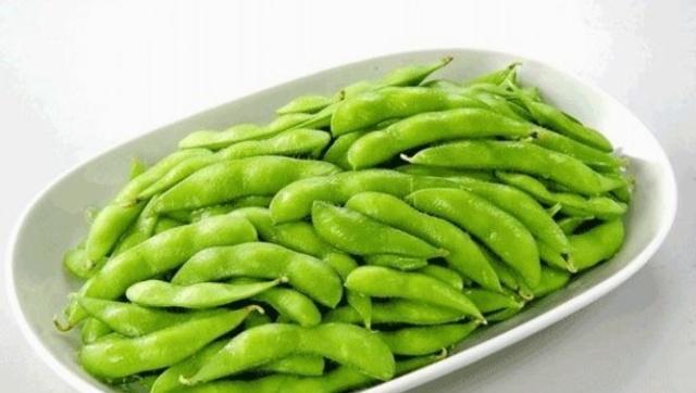 煮毛豆直接煮就错了,多加1点它,翠绿好吃不发黄,比买的还好吃