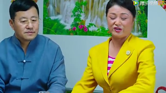 谢大脚,把黄世友当成长贵,还在自己身边,心情大好,喝起了酒