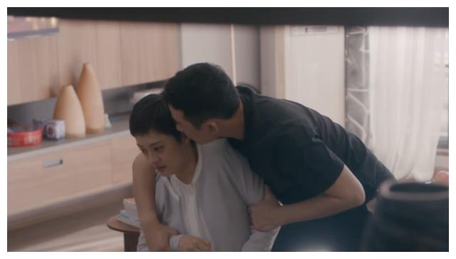 徐文昌被曲玲珑纠缠,房似锦开玩笑反被撩,两人之间的荷尔蒙飙升