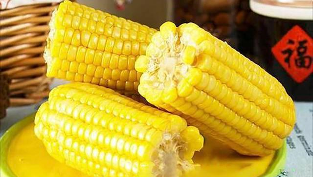 煮玉米时，记着别用清水直接煮，放上2样料，玉米软糯又香甜休闲区蓝鸢梦想 - Www.slyday.coM