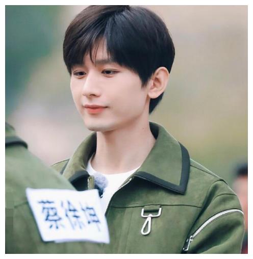 成毅奔跑吧首秀一句话令全场笑翻是谁说他没综艺感