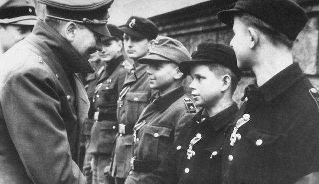 希特勒身边最特殊的一支部队,全部由青少年组成,最小的才11岁休闲区蓝鸢梦想 - Www.slyday.coM 希特勒身边最特殊的一支部队,全部由青少年组成,最小的才11岁休闲区蓝鸢梦想 - Www.slyday.coM