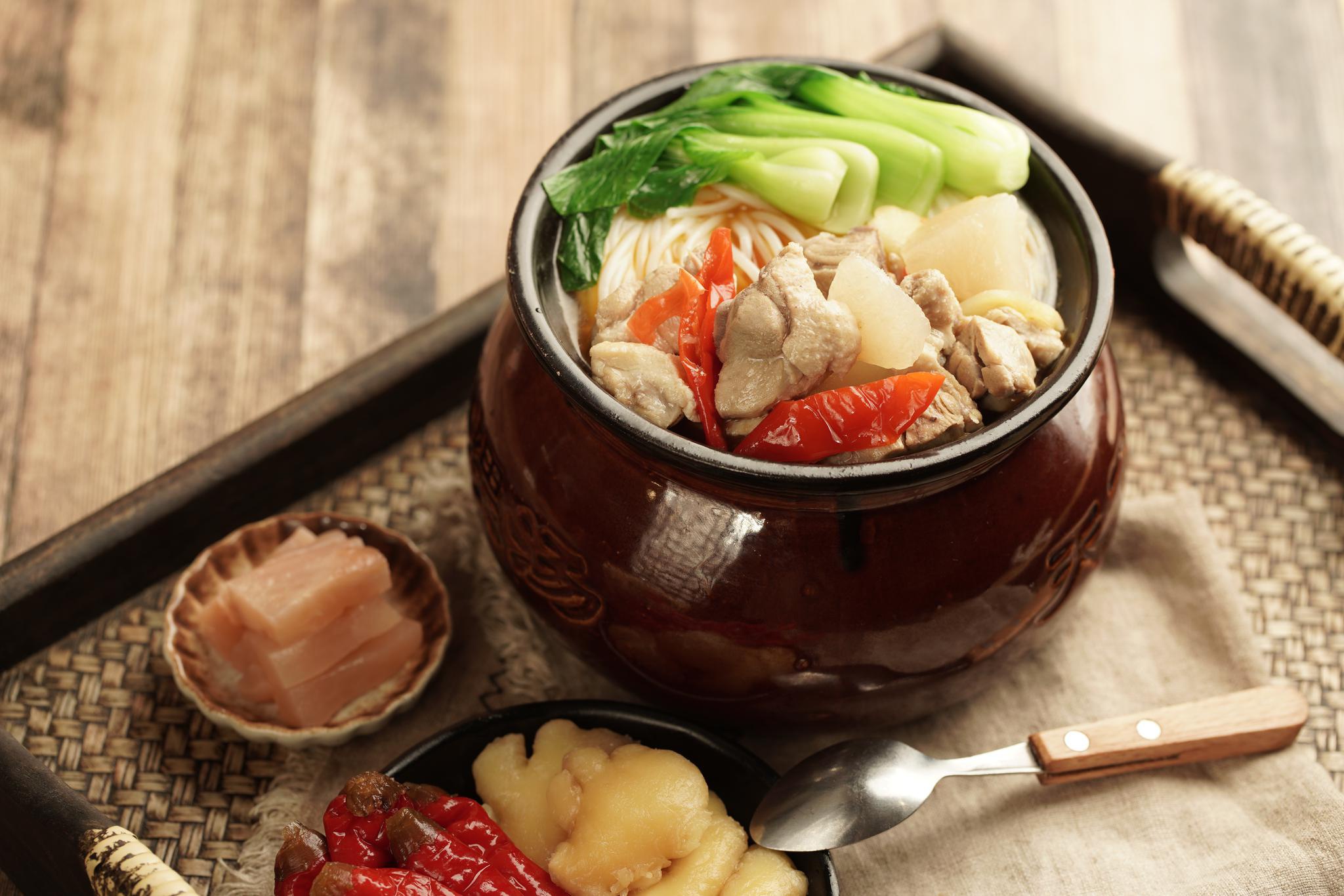 三角关系?嘉润美,酸辣煮义,筷子米线关系其实是这样的